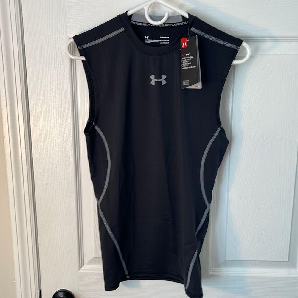 New Under Armour sleeveless Mmedium Tshirt